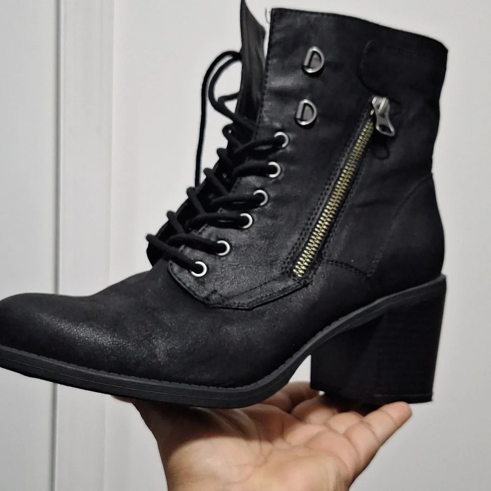 White Mountain Heeled Lace-Up Booties - Dorian Zs.9 - Picture 2 of 11
